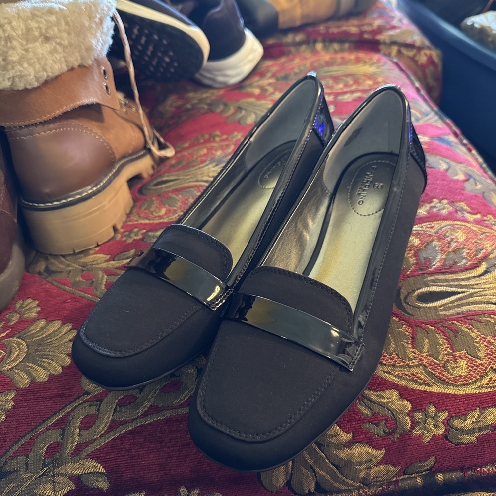 Bandolino Black Small Wedge Loafer Women's Size 8
